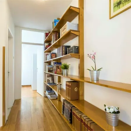 Apartment C'est La Vie Center